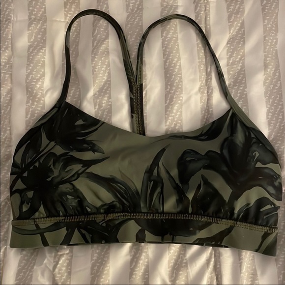 NWOT Lululemon Flow Y Nulu Sports Bra - Picture 1 of 3
